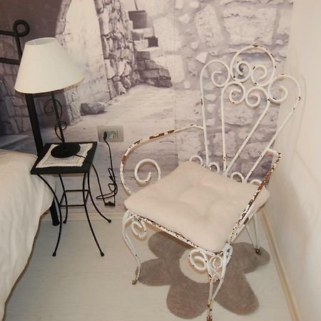 Studio Apartment For 2 Adults And 1 Child Makarska Eksteriør billede