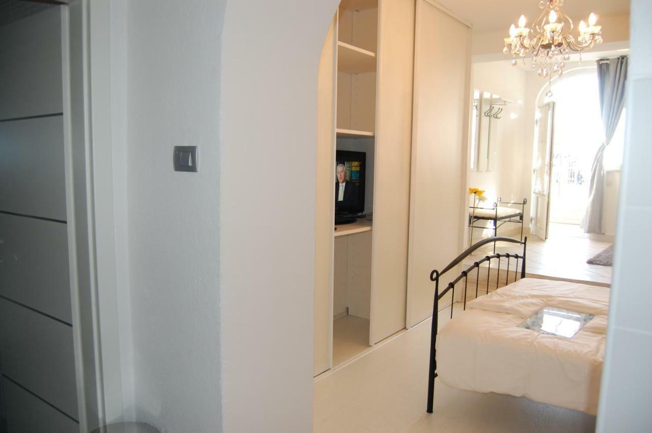 Studio Apartment For 2 Adults And 1 Child Makarska Eksteriør billede