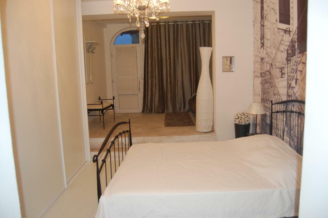 Studio Apartment For 2 Adults And 1 Child Makarska Eksteriør billede
