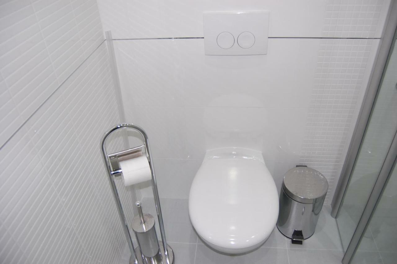 Studio Apartment For 2 Adults And 1 Child Makarska Eksteriør billede