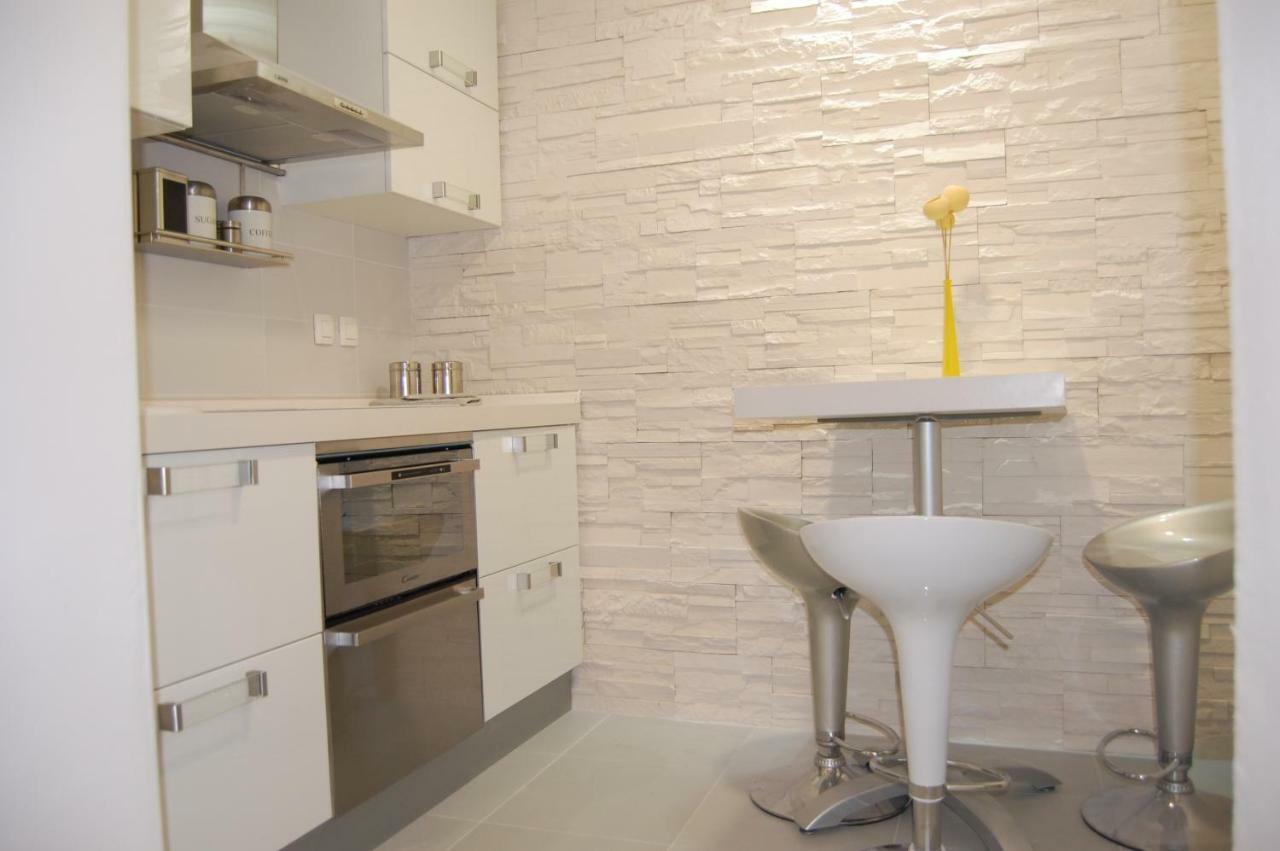 Studio Apartment For 2 Adults And 1 Child Makarska Eksteriør billede
