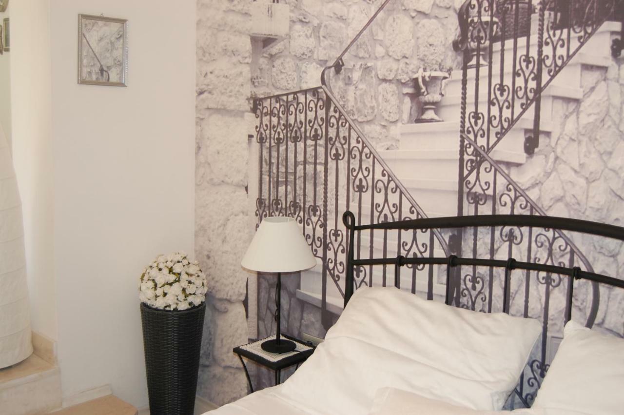 Studio Apartment For 2 Adults And 1 Child Makarska Eksteriør billede